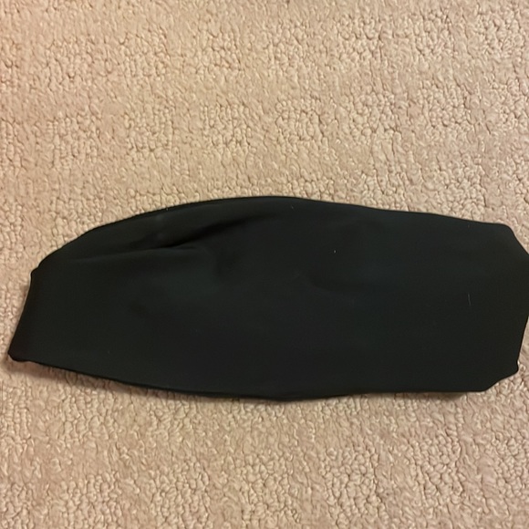 Two thick band athletic hair bands - Picture 4 of 5